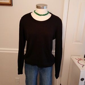 Black crew neck long sleeve sweater large